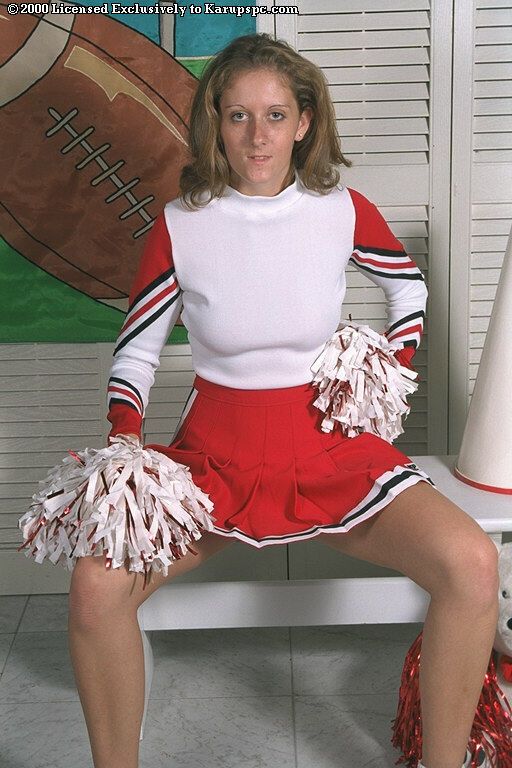 Amatoriale Cheerleader Gabi mostra off in Il suo Meraviglioso uniforme