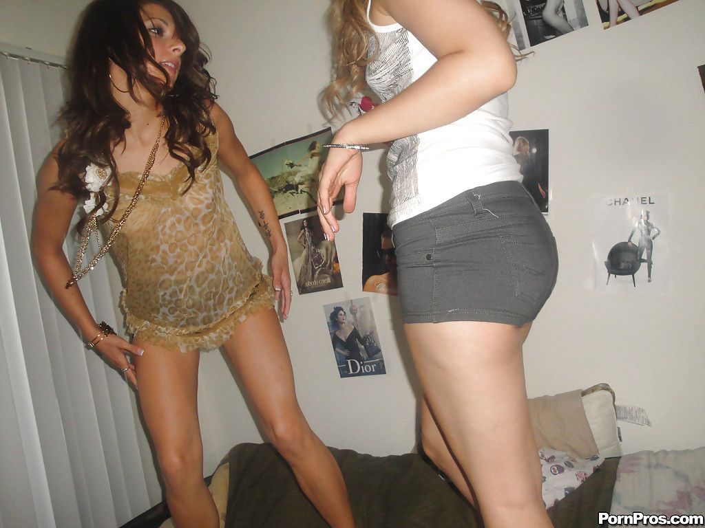 Lexi y Bella La realidad Desnudo escenas y lesbianas Softcore momentos