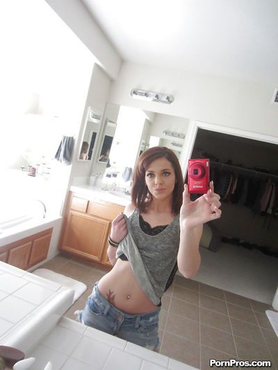 Freundin Babe Kiera Nehmen selfies und zeigen Ihr Titten und pussy