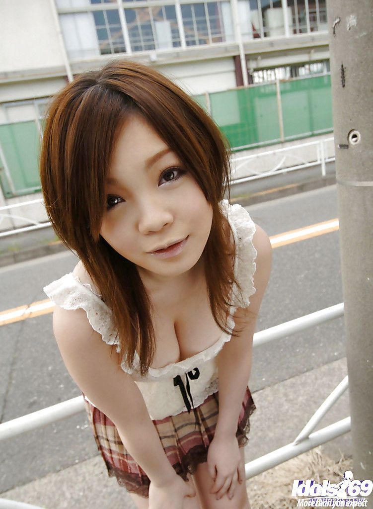 Asya Liseli Nami Ogawa ifşa onu büyük göğüsler ve Güzel fanny