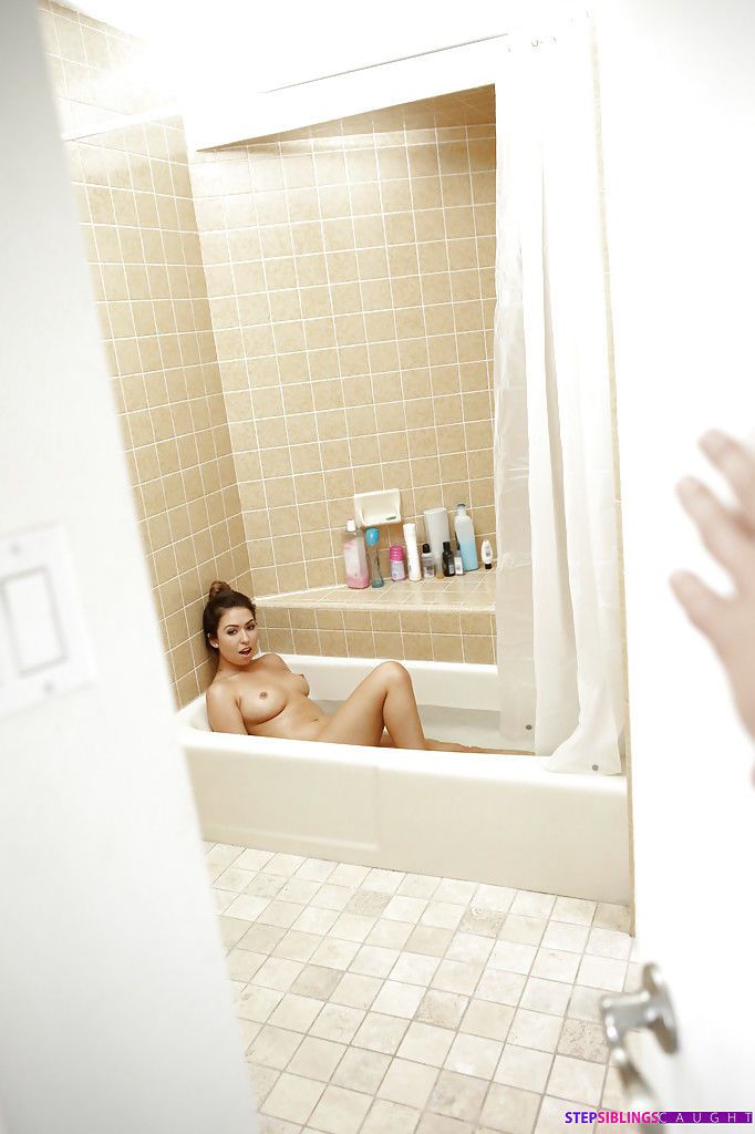 Brunette amateur Riley Reid taking non nude selfies before bath