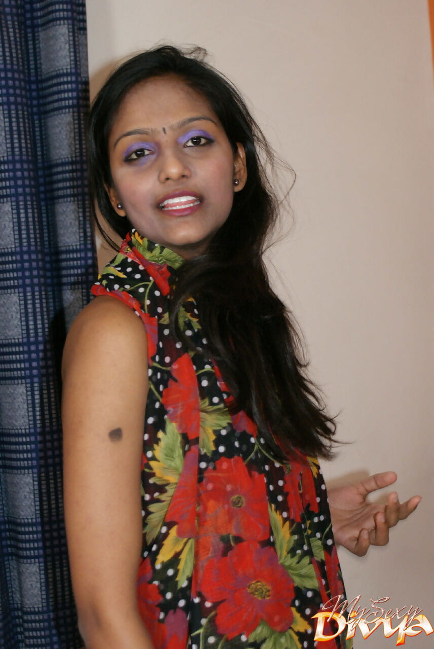 người da đỏ đơn :cô gái: bares cô ấy Công ty bộ ngực như Cô ấy Làm cô ấy Khỏa thân người mẫu debut