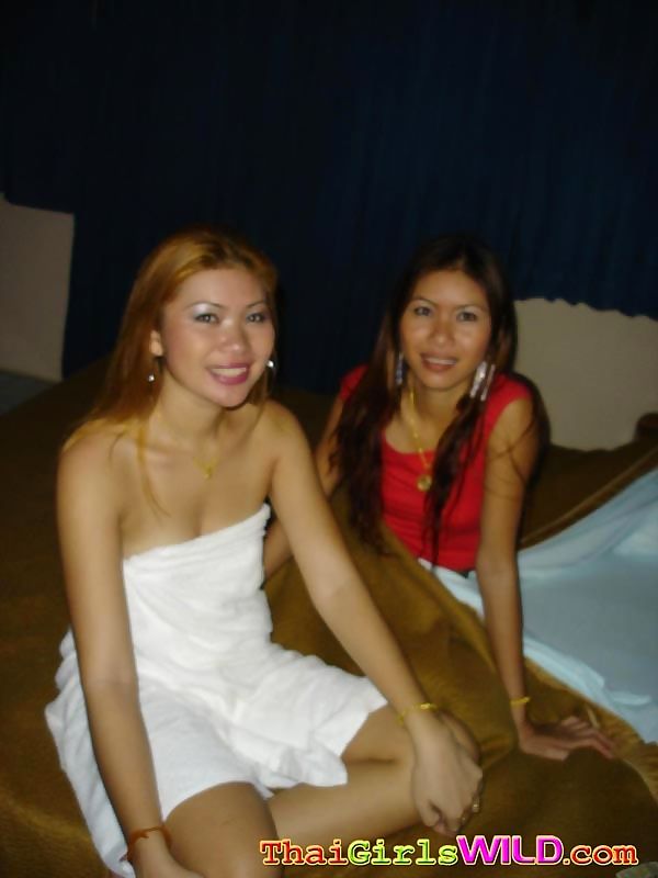 sexy Thaise tweeling zusters het krijgen van wild en gek in deze foto ' s Onderdeel 835