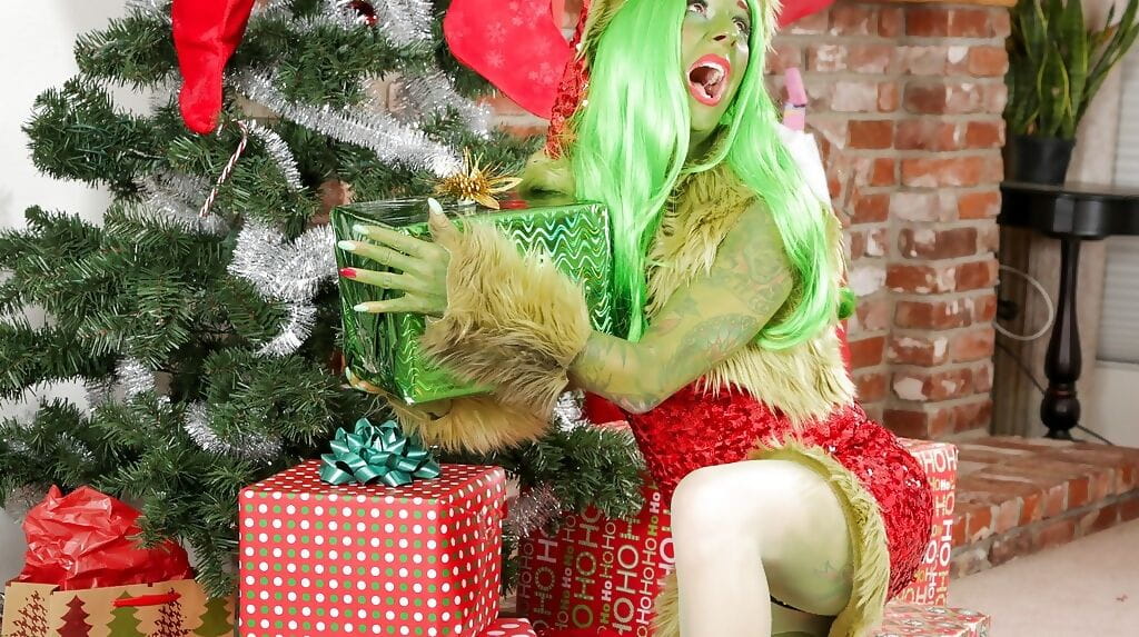 Yeşil derili Amatör Joanna melek pozlar çok Sıcak Üzerinde Noel