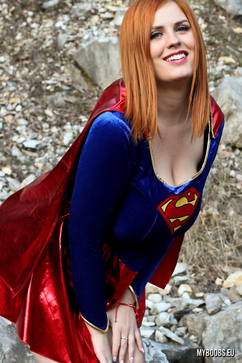 厚さ 赤毛 alexsis フェイ リリース 彼女の 巨大 おっぱい から スーパーマン オスフィット