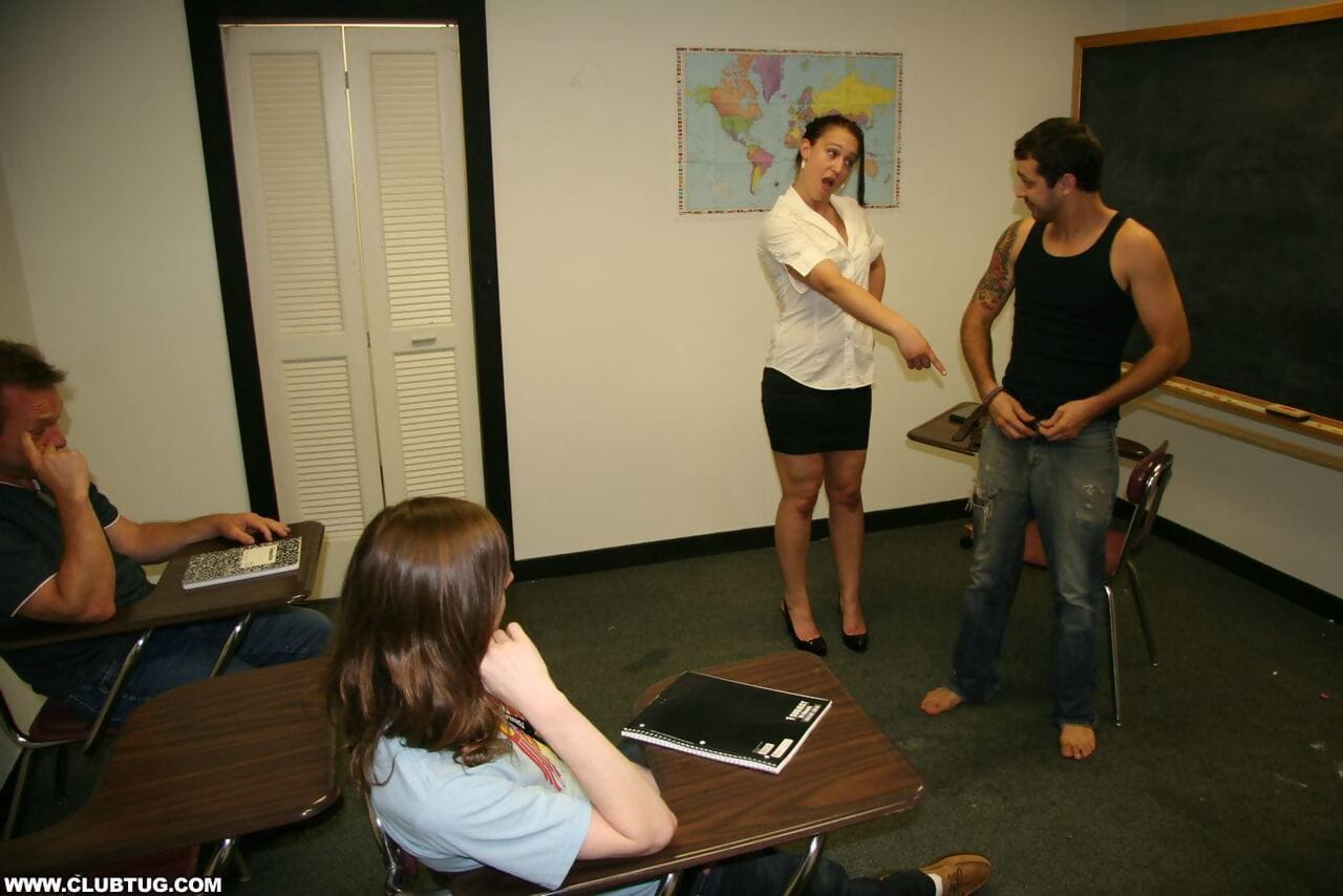 Lehrerin Cheyenne Juwel Streifen zu Ihr Höschen zu Ruck aus ein student