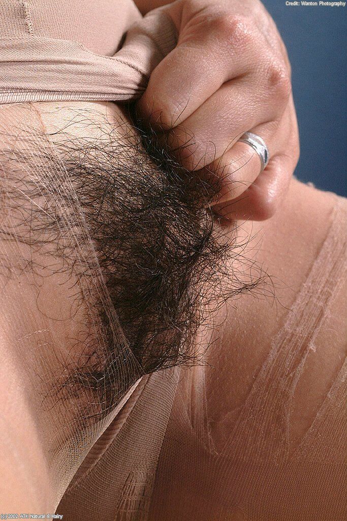 Niedlich latina erste timer :sexuellen: rolling Unten Strumpfhosen zu setzen Haarige Fotze