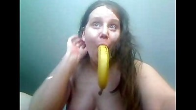 الهواة فتاة اللعب مع الموز