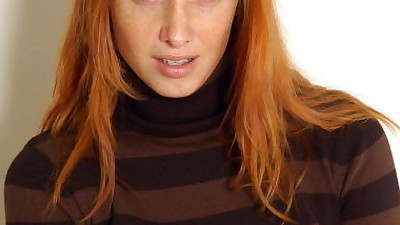 Natürliche redhead Streifen aus BLAU