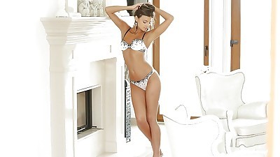 Euro babe model Maria Rya sliding..