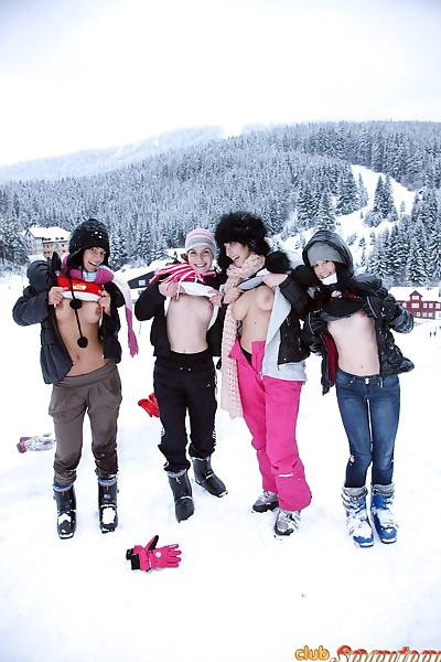 adolescent les filles jouer lesbiennes Sexe jeux après Un jour de frapper ski